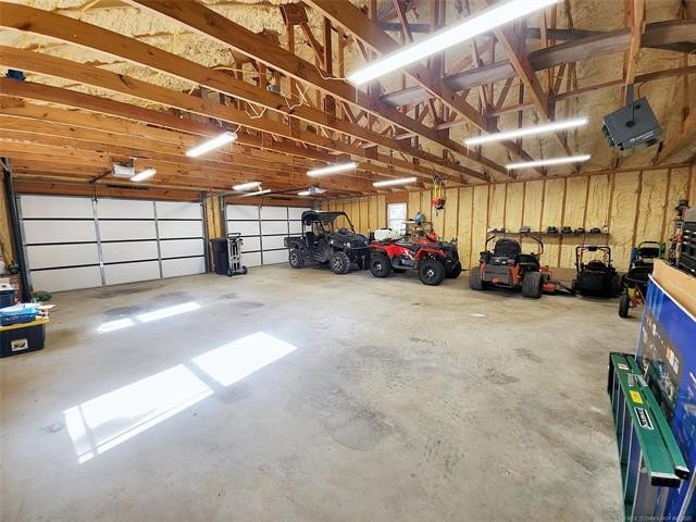 Tahlequah, Oklahoma, 74464, United States, 4 Bedrooms Bedrooms, ,4 BathroomsBathrooms,Residential,For Sale,1984008