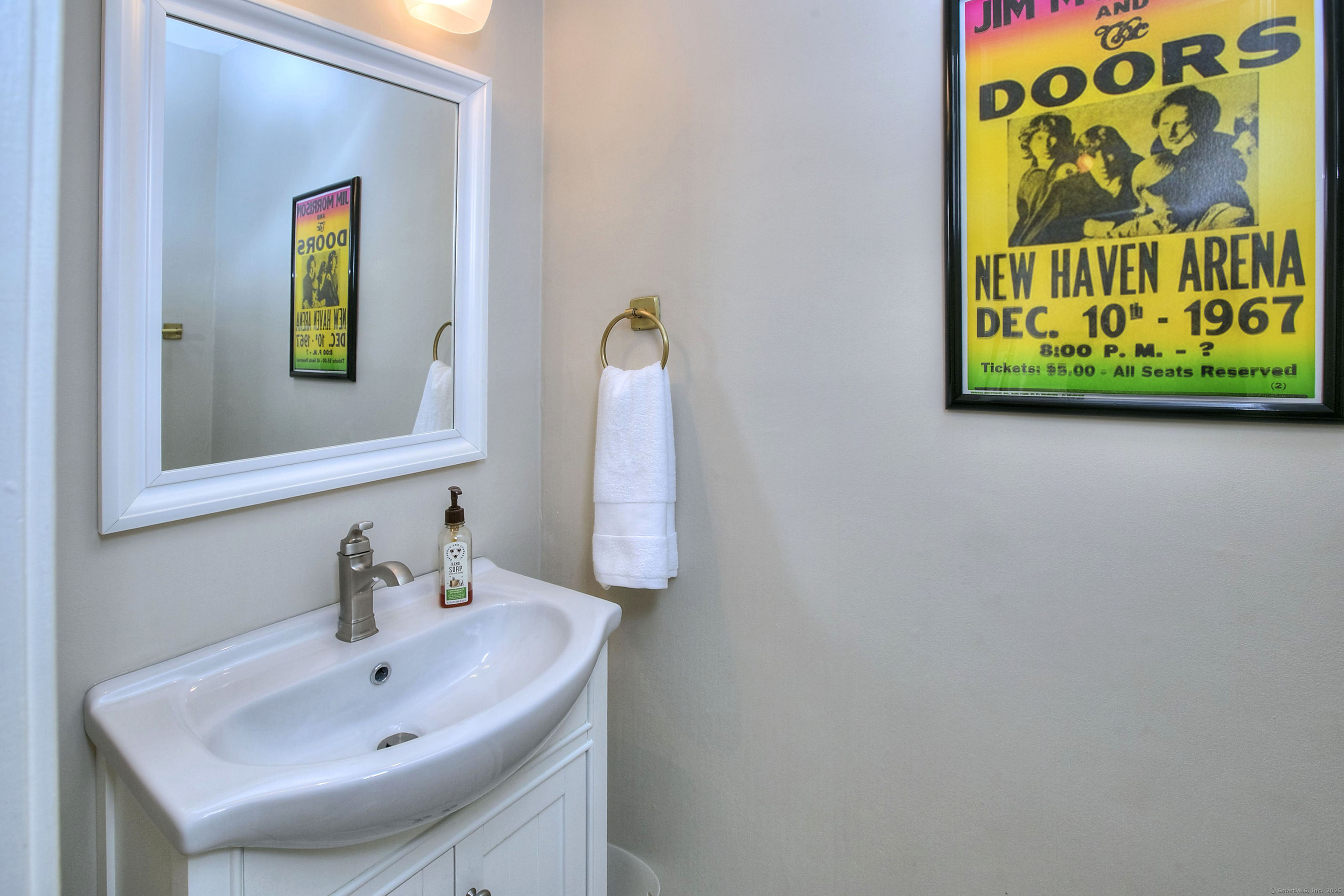 Westport, Connecticut, 06880, United States, 2 Bedrooms Bedrooms, ,3 BathroomsBathrooms,Residential,For Sale,1988257