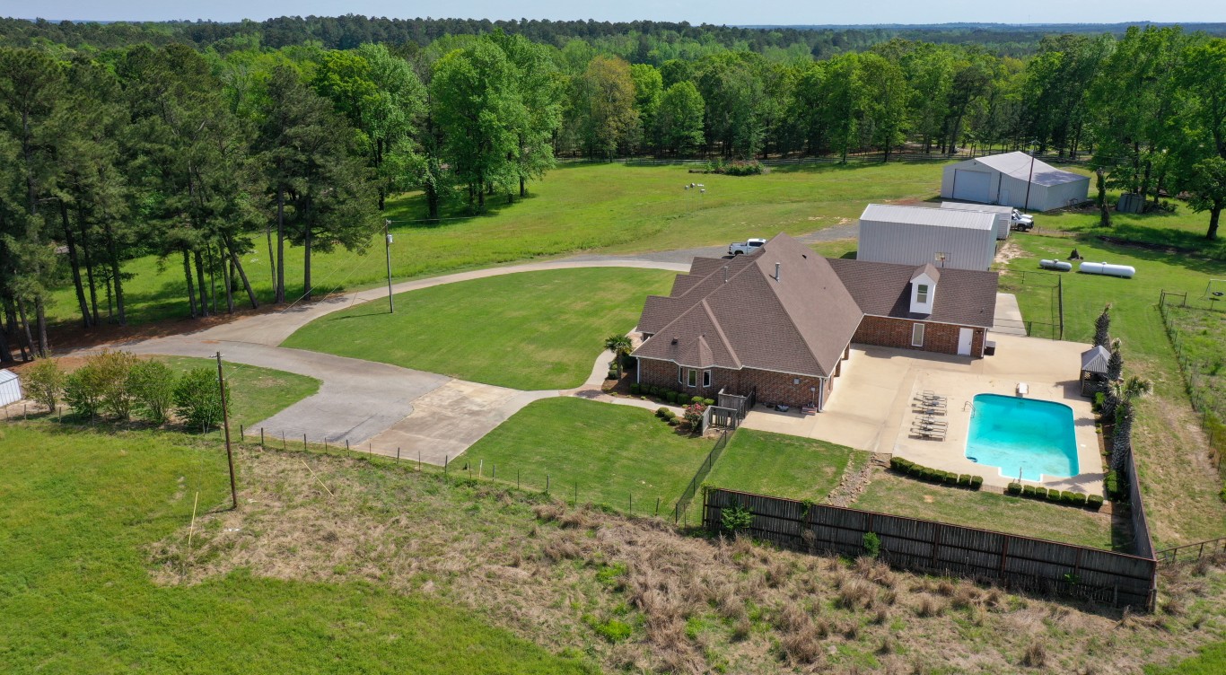 Bloomburg, Texas, 75556, United States, 4 Bedrooms Bedrooms, ,2 BathroomsBathrooms,Residential,For Sale,1789211