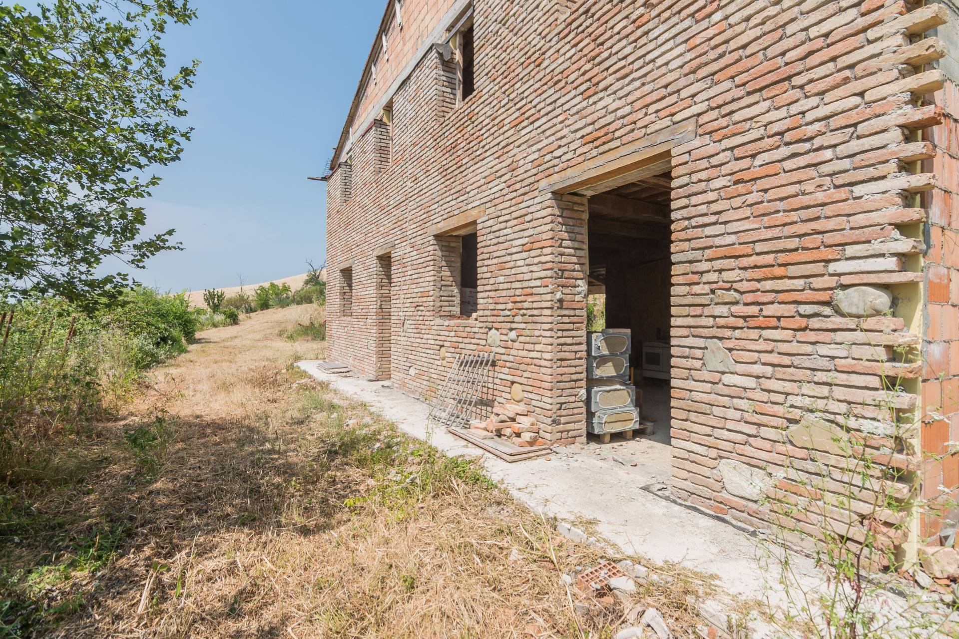 Montelabbate, Pesaro e Urbino, 61025, IT, 4 Bedrooms Bedrooms, ,3 BathroomsBathrooms,Residential,For Sale,1876192