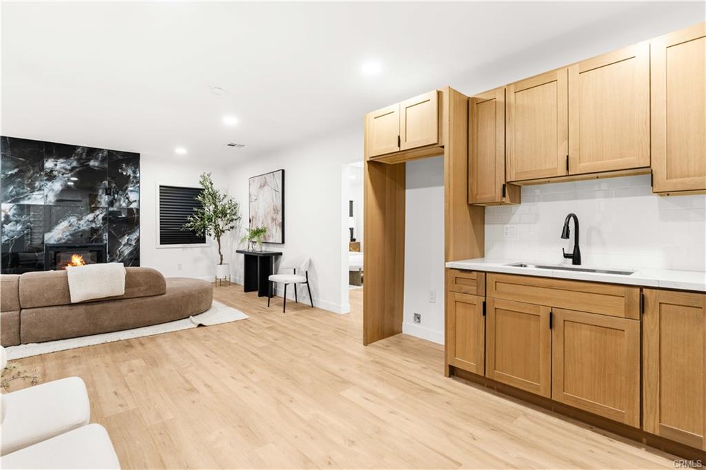 Los Angeles, California, 90032, United States, 5 Bedrooms Bedrooms, ,Residential,For Sale,1900851