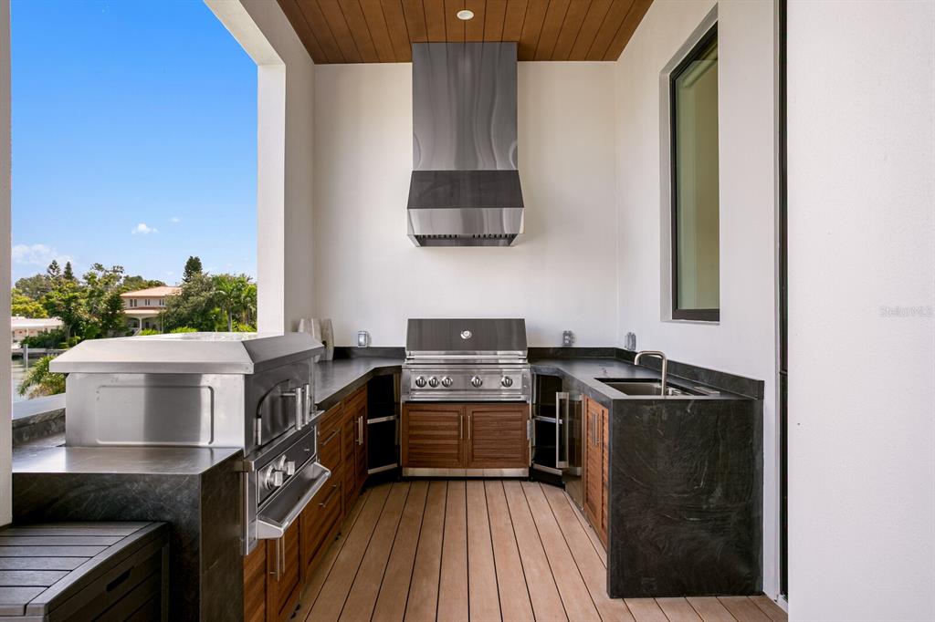 Tampa, Florida, 33629, United States, 4 Bedrooms Bedrooms, ,6 BathroomsBathrooms,Residential,For Sale,1932430