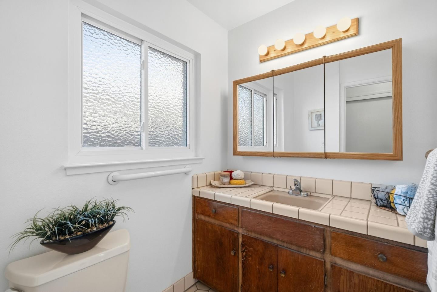 San Jose, California, 95118, United States, 4 Bedrooms Bedrooms, ,2 BathroomsBathrooms,Residential,For Sale,1986269