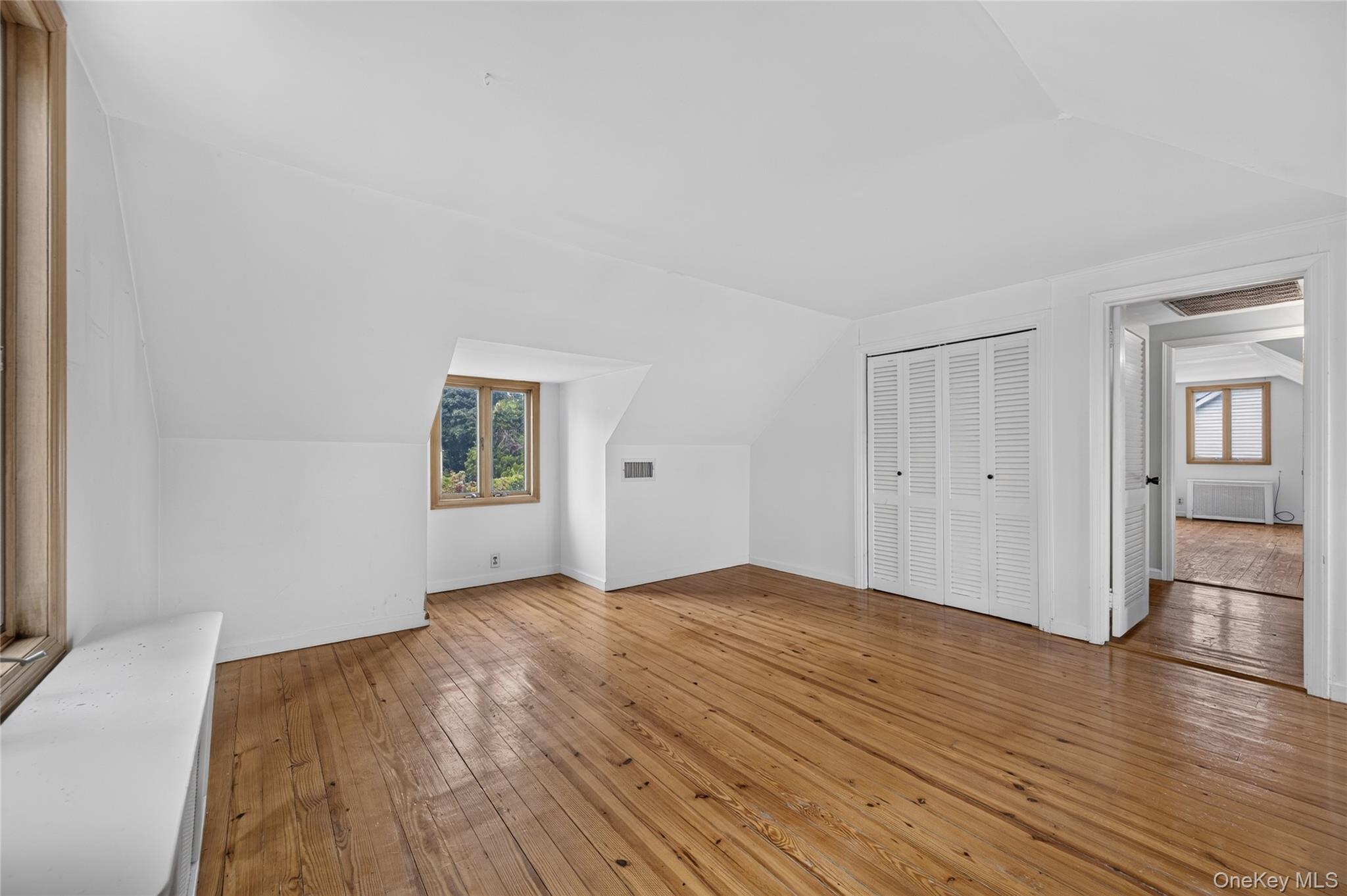  146 Longwood Avenue, Westbury, NY, 11590 - 物件實景