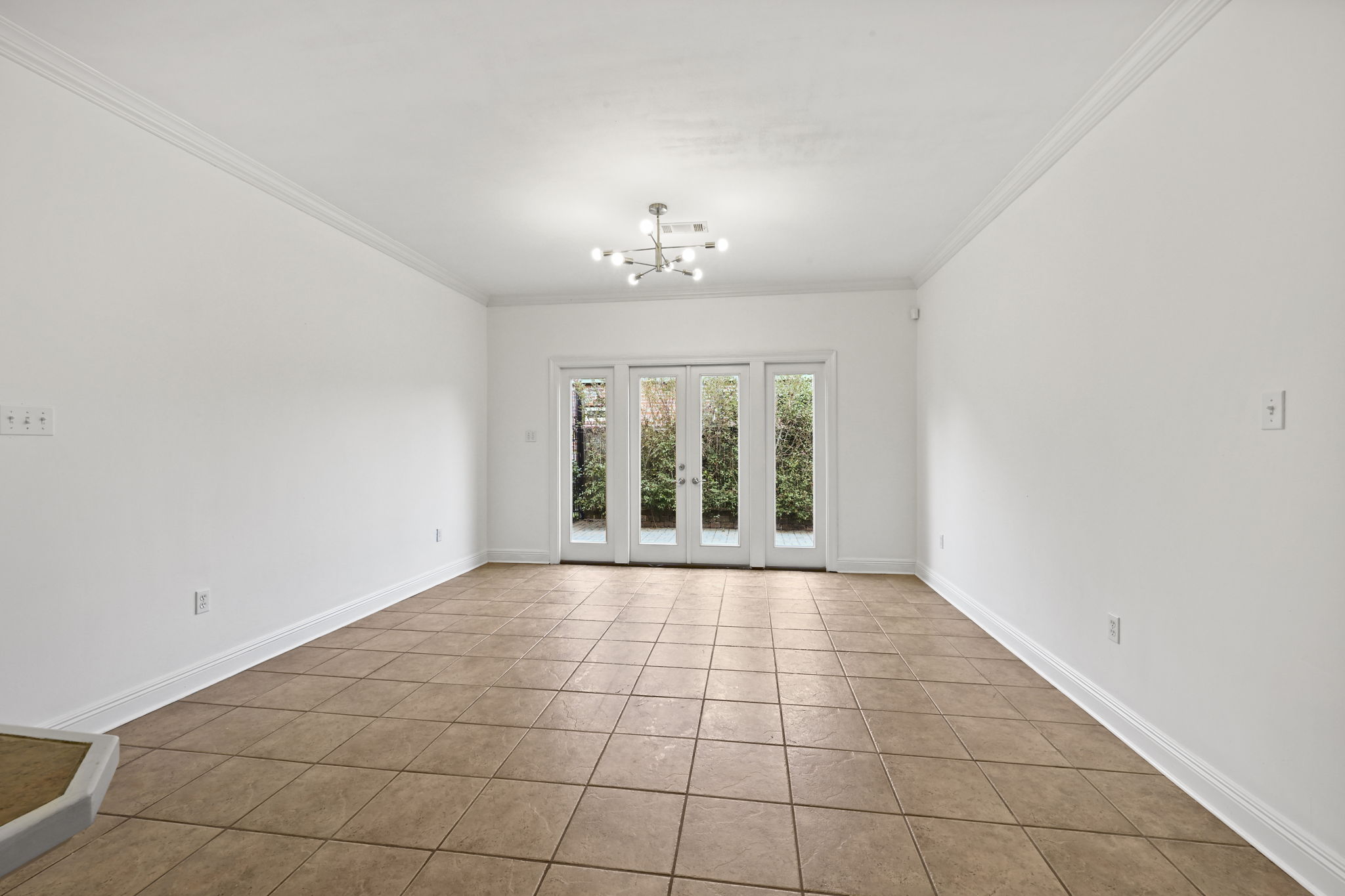 Baton Rouge, Louisiana, 70810, United States, 3 Bedrooms Bedrooms, ,3 BathroomsBathrooms,Residential,For Sale,1989243