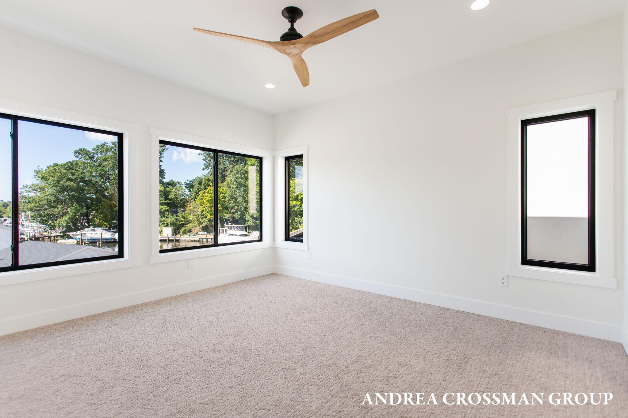 South Haven, Michigan, 49090, United States, 3 Bedrooms Bedrooms, ,3 BathroomsBathrooms,Residential,For Sale,1987512