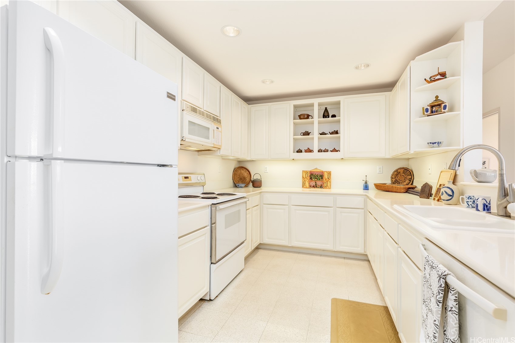 Honolulu, Hawaii, 96819, United States, 3 Bedrooms Bedrooms, ,2 BathroomsBathrooms,Residential,For Sale,1875177