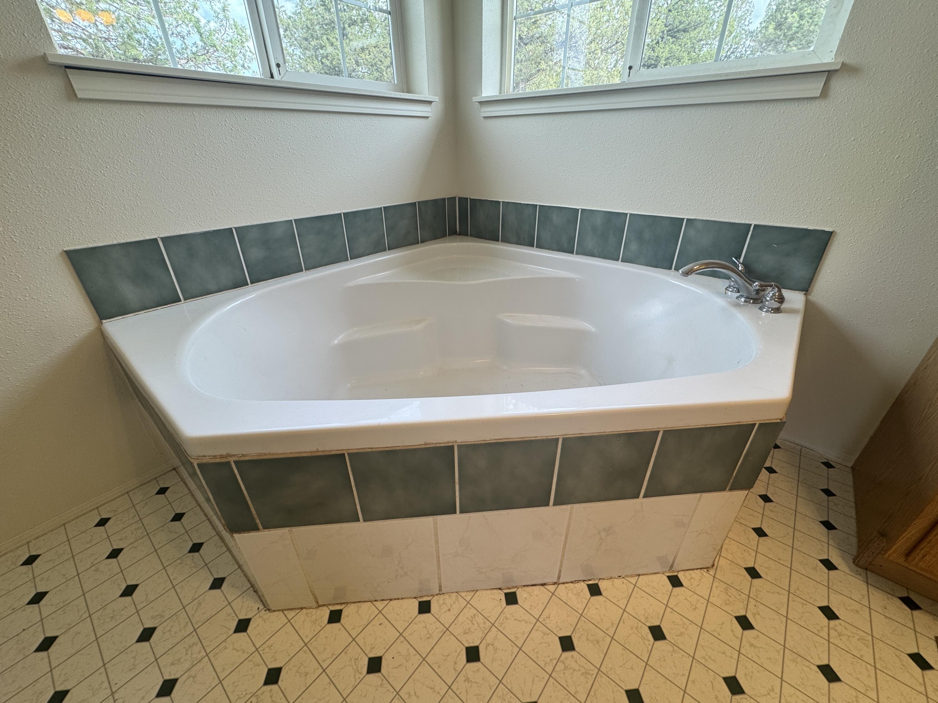 Prineville, Oregon, 97754, United States, 3 Bedrooms Bedrooms, ,2 BathroomsBathrooms,Residential,For Sale,1973827