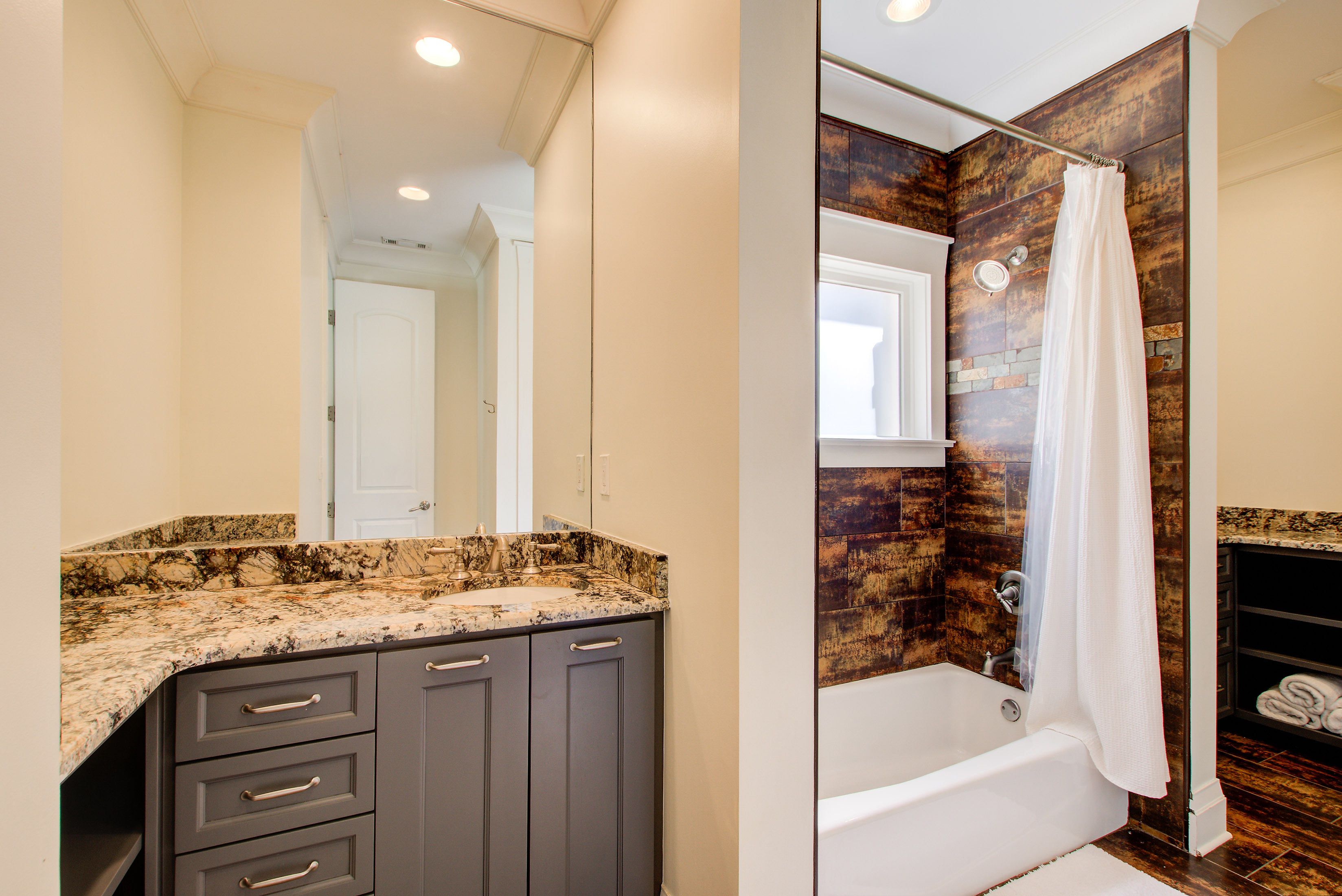  Exceptional Space and Craftsmanship in Custom Brookhaven Home - 物件實景