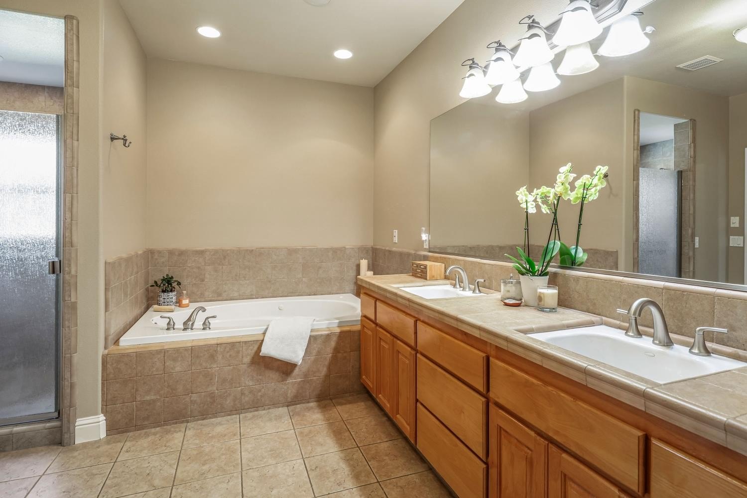 Valley Springs, California, 95252, United States, 3 Bedrooms Bedrooms, ,4 BathroomsBathrooms,Residential,For Sale,1981868