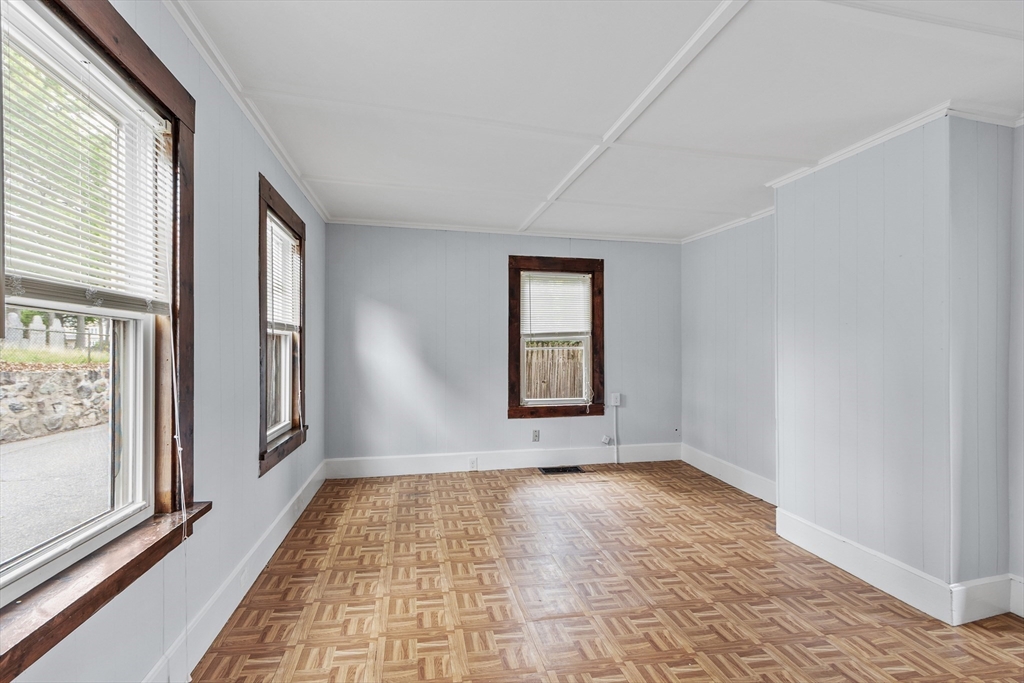 Stoneham, Massachusetts, 02180, United States, 4 Bedrooms Bedrooms, ,2 BathroomsBathrooms,Residential,For Sale,1898485