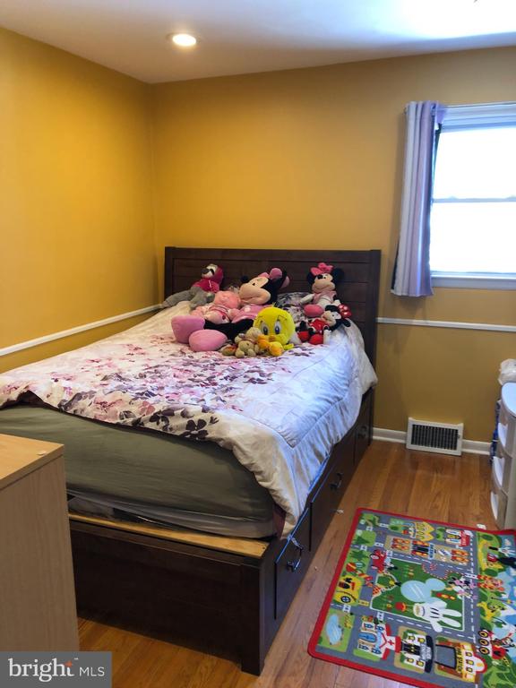Philadelphia, Pennsylvania, 19115, United States, 4 Bedrooms Bedrooms, ,3 BathroomsBathrooms,Residential,For Sale,1913362