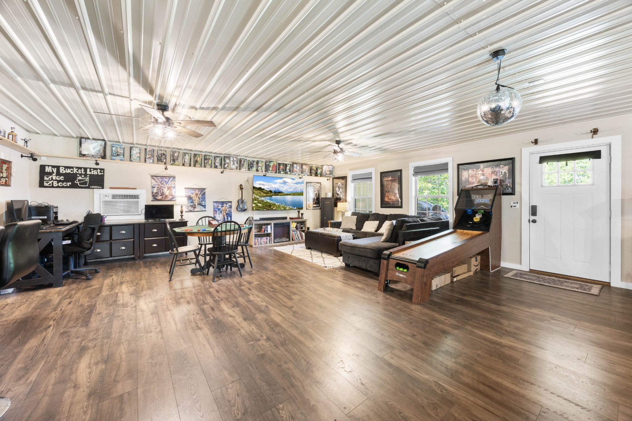 Dover, Tennessee, 37058, United States, 4 Bedrooms Bedrooms, ,3 BathroomsBathrooms,Residential,For Sale,1915564