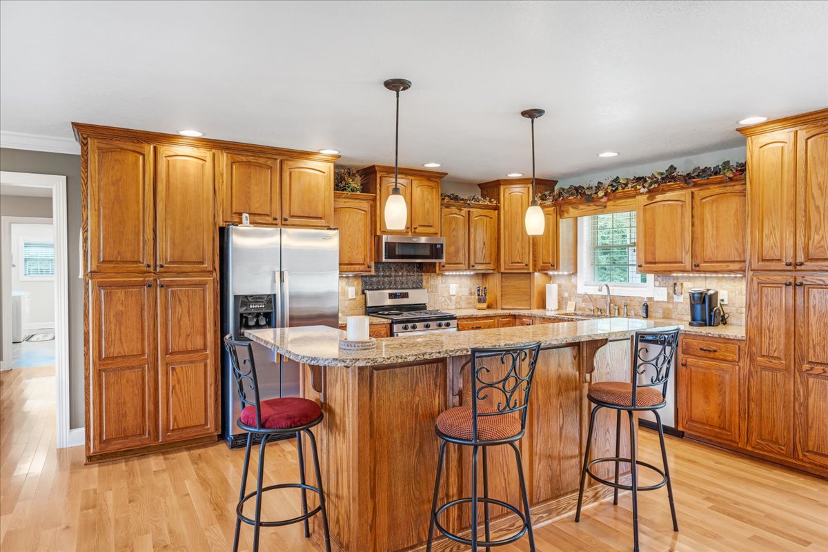 Winchester, Tennessee, 37398, United States, 4 Bedrooms Bedrooms, ,2 BathroomsBathrooms,Residential,For Sale,1921635