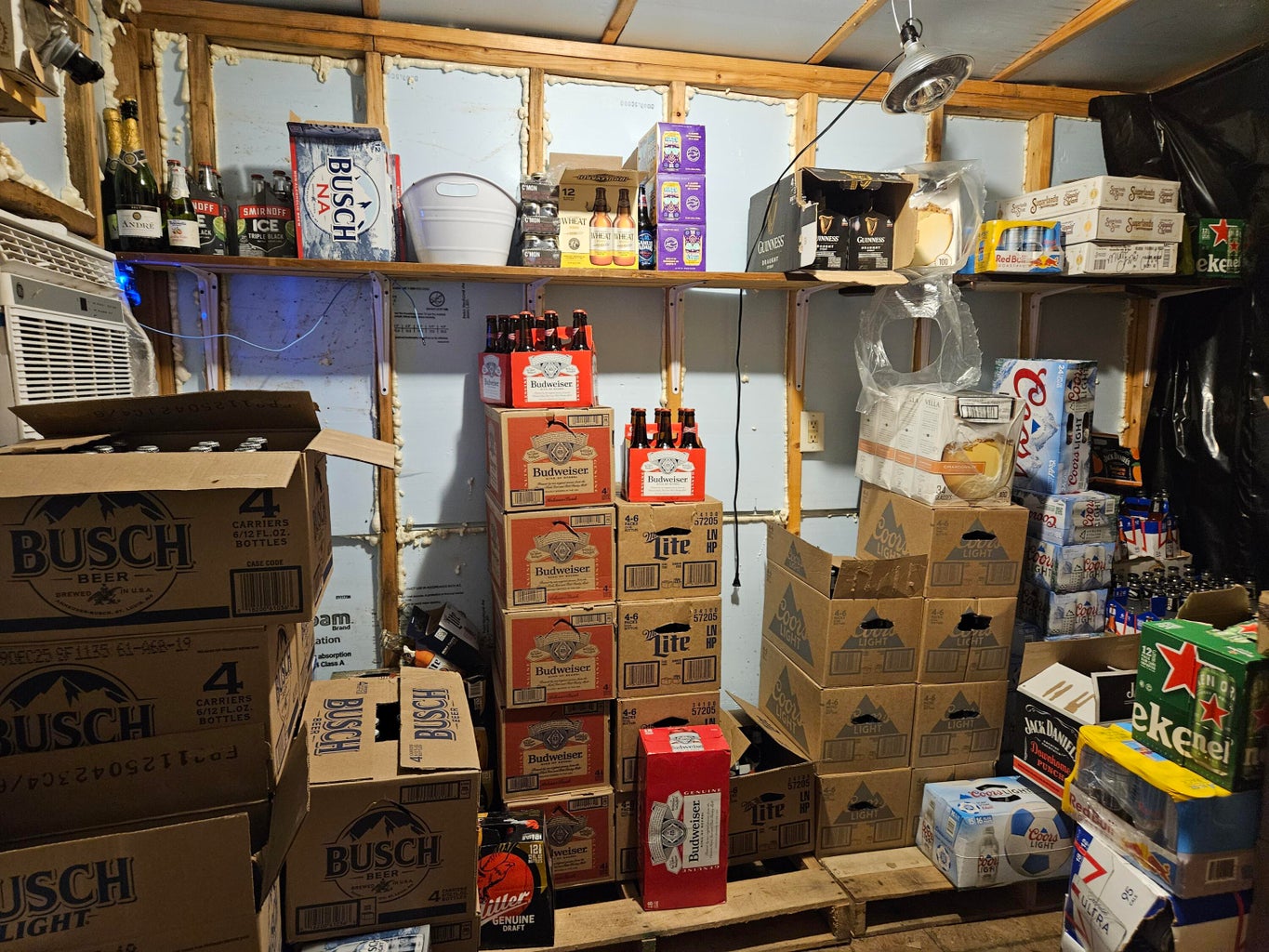 Aurora, Missouri, 65605, United States, 4 Bedrooms Bedrooms, ,2 BathroomsBathrooms,Residential,For Sale,1943592