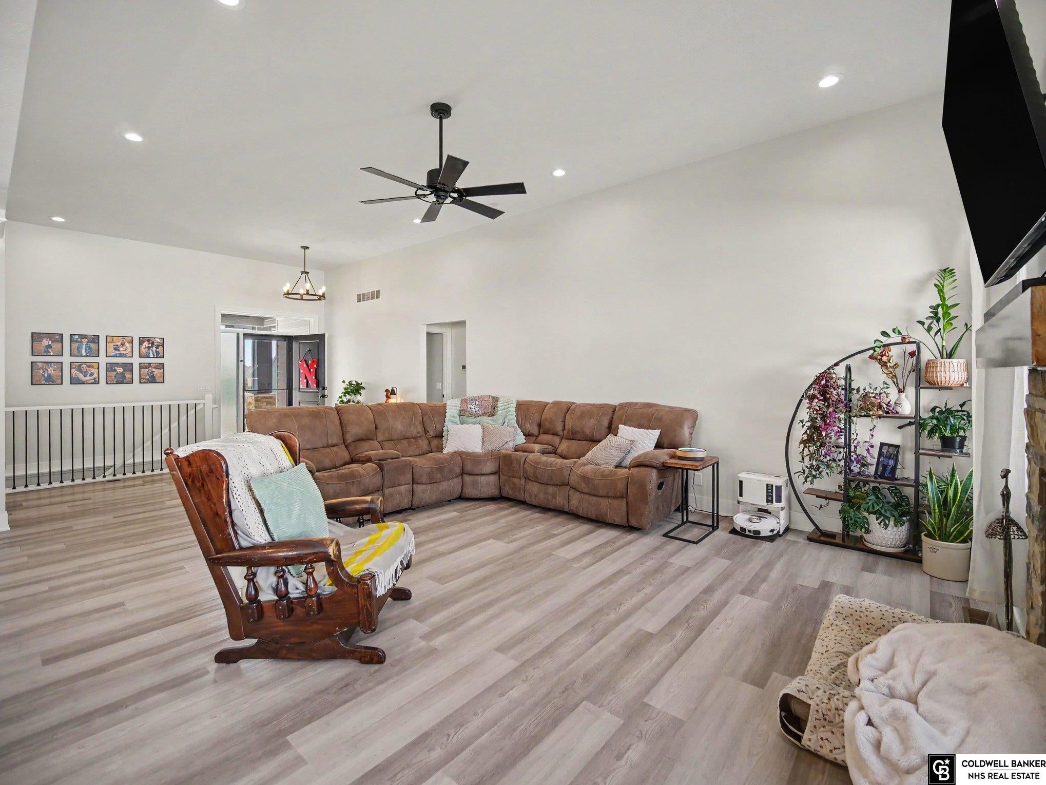 Avalanche Rd, Lincoln, NE 68521