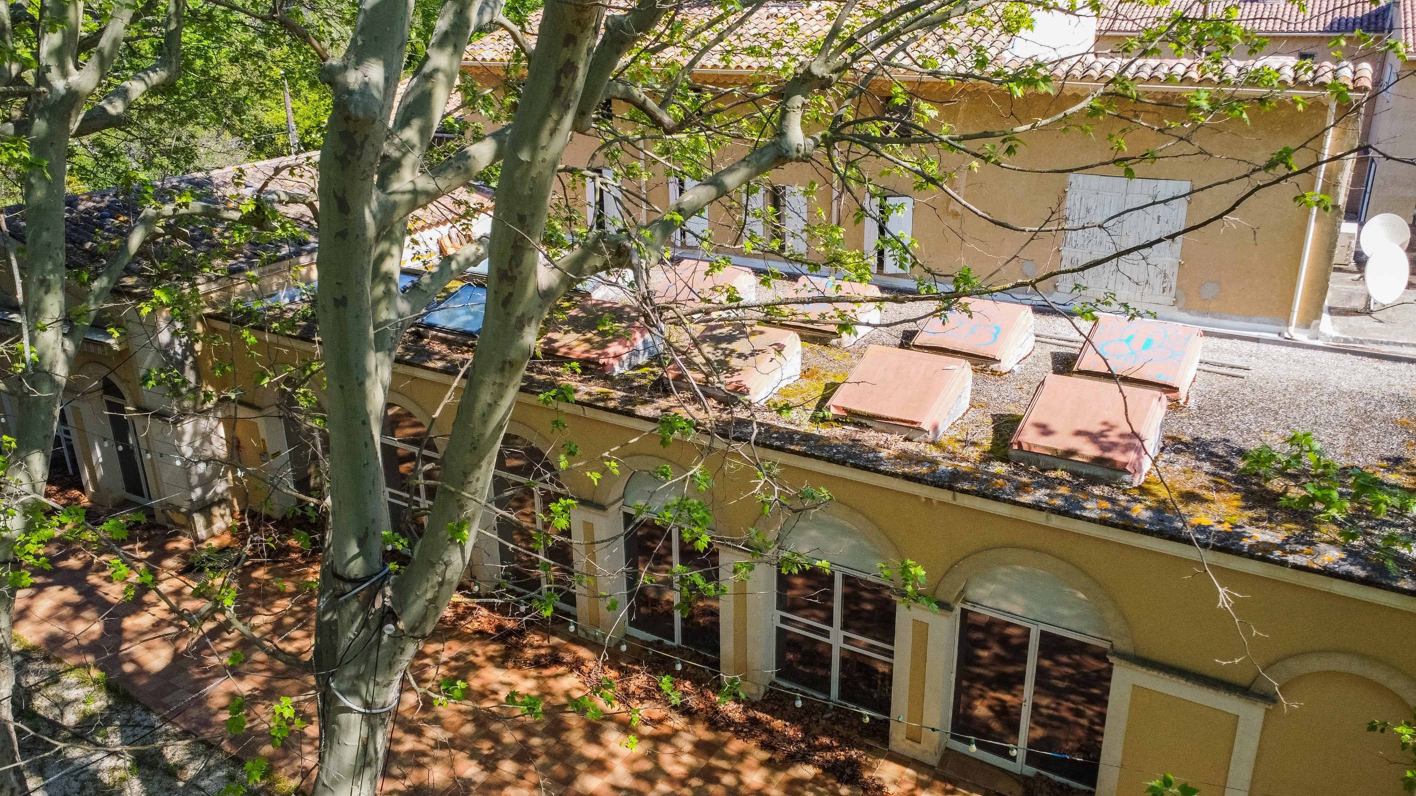  Multifunctional Property in the Heart of the Aix Countryside – Puyricard Area J… - 物件實景