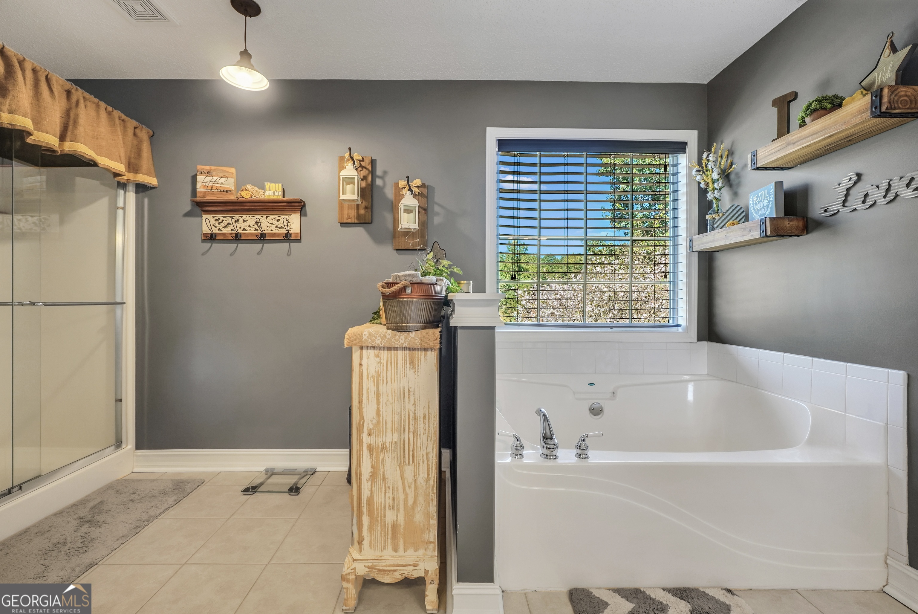 McDonough, Georgia, 30252, United States, 4 Bedrooms Bedrooms, ,3 BathroomsBathrooms,Residential,For Sale,1998075