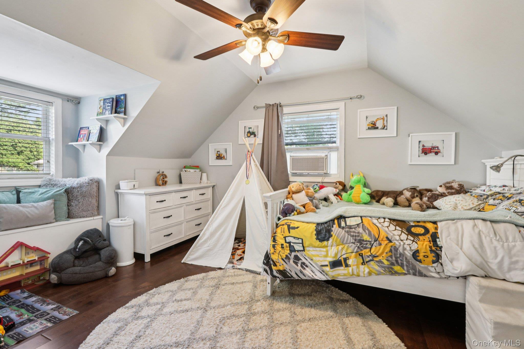 Garnerville, New York, 10923, United States, 4 Bedrooms Bedrooms, ,2 BathroomsBathrooms,Residential,For Sale,1974651