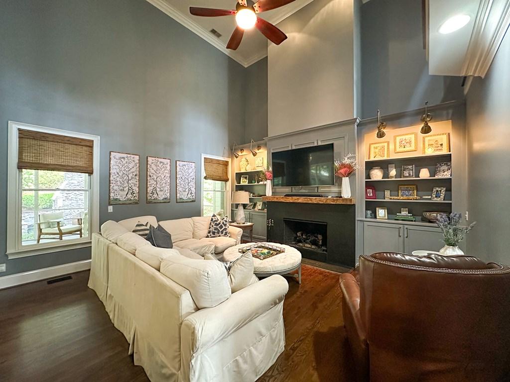 DALTON, Georgia, 30720, United States, 5 Bedrooms Bedrooms, ,5 BathroomsBathrooms,Residential,For Sale,1939642