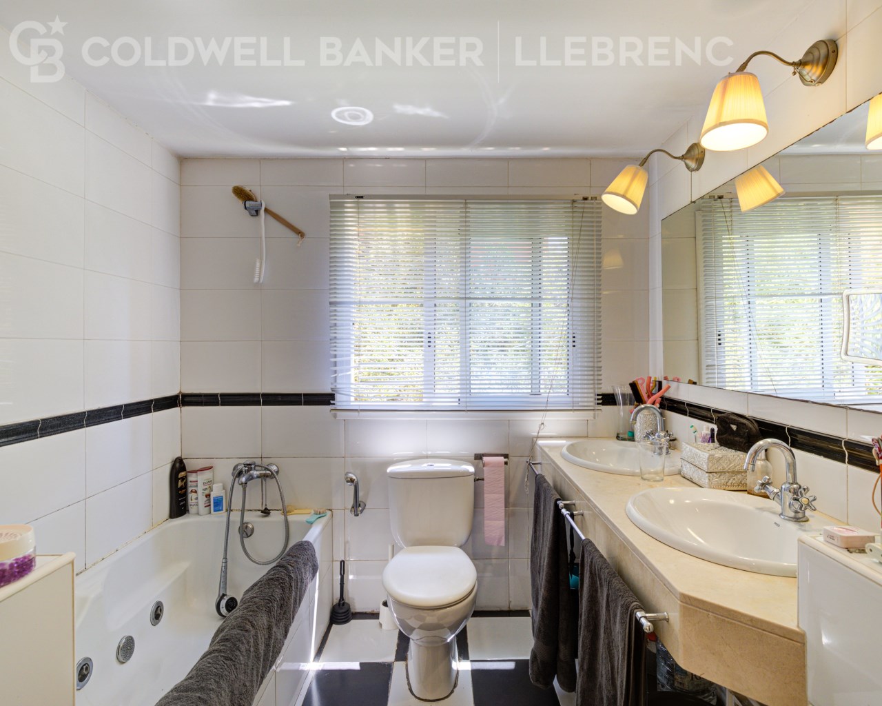 Barcelona, Barcelona, Sarri? - Sant Gervasi, Vallv, Barcelona, Catalonia, ES, 5 Bedrooms Bedrooms, ,3 BathroomsBathrooms,Residential,For Sale,Barcelona, Barcelona, Sarri? - Sant Gervasi, Vallv,1613204