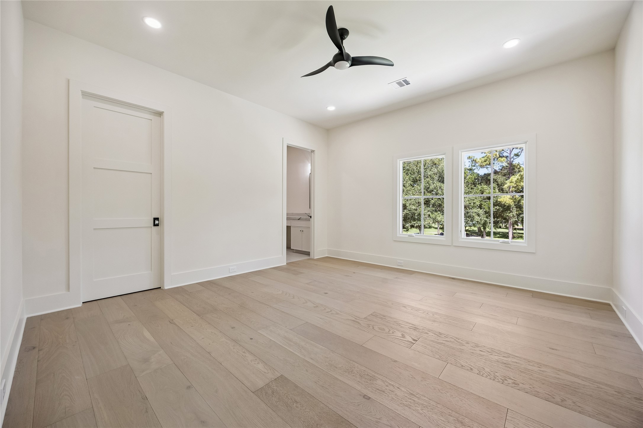  539 W 34th Street - 物件實景