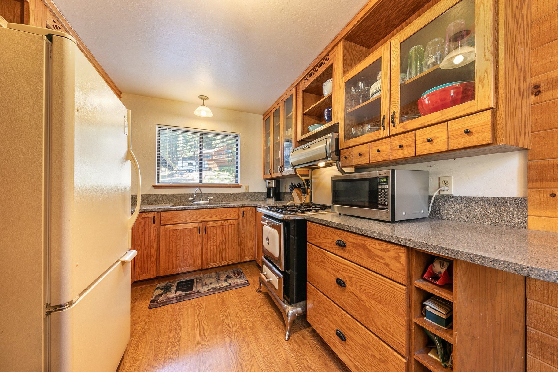  DESIRABLE TAHOE DONNER LOCATION - 物件實景