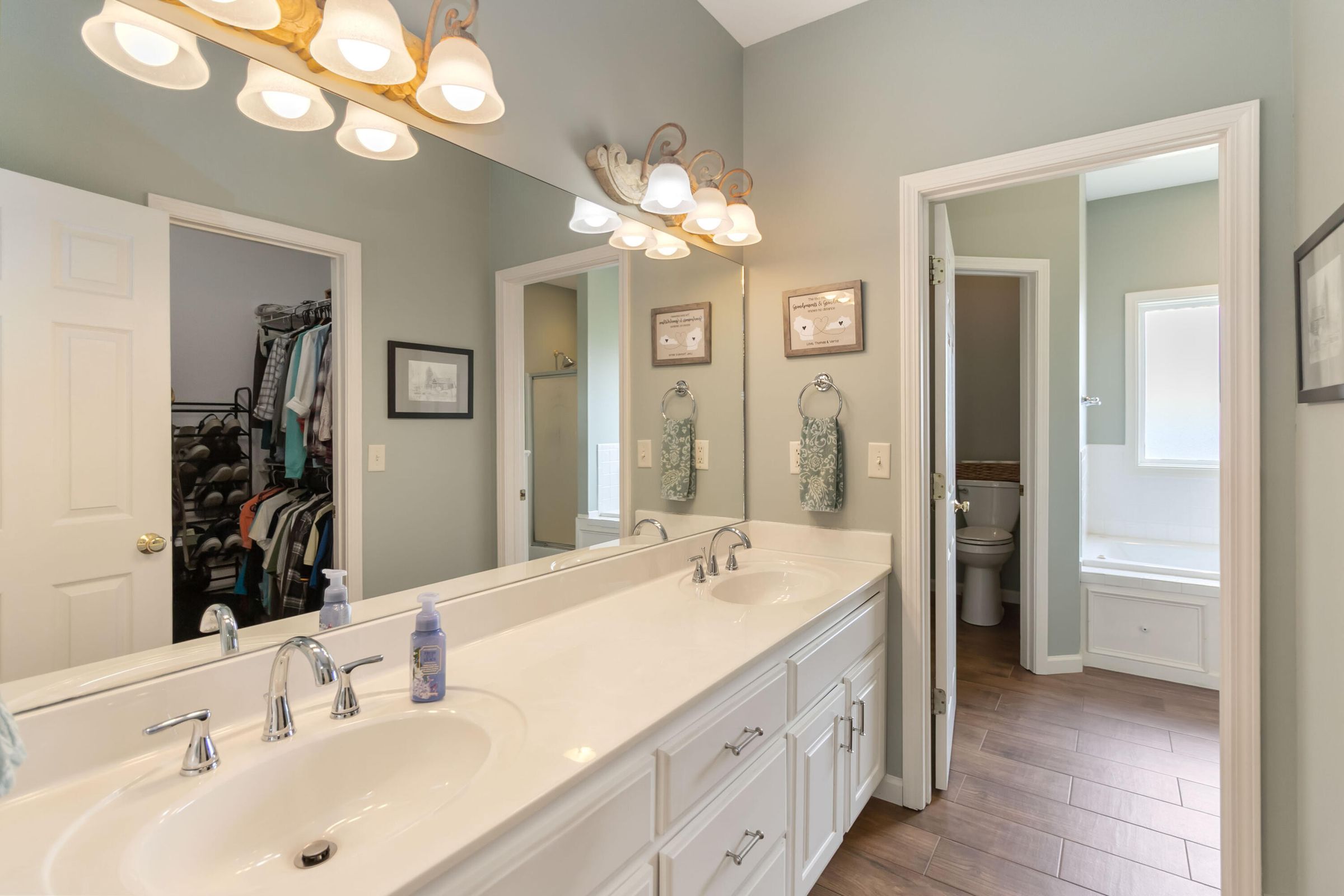 Richmond, Kentucky, 40475, United States, 4 Bedrooms Bedrooms, ,4 BathroomsBathrooms,Residential,For Sale,1910614