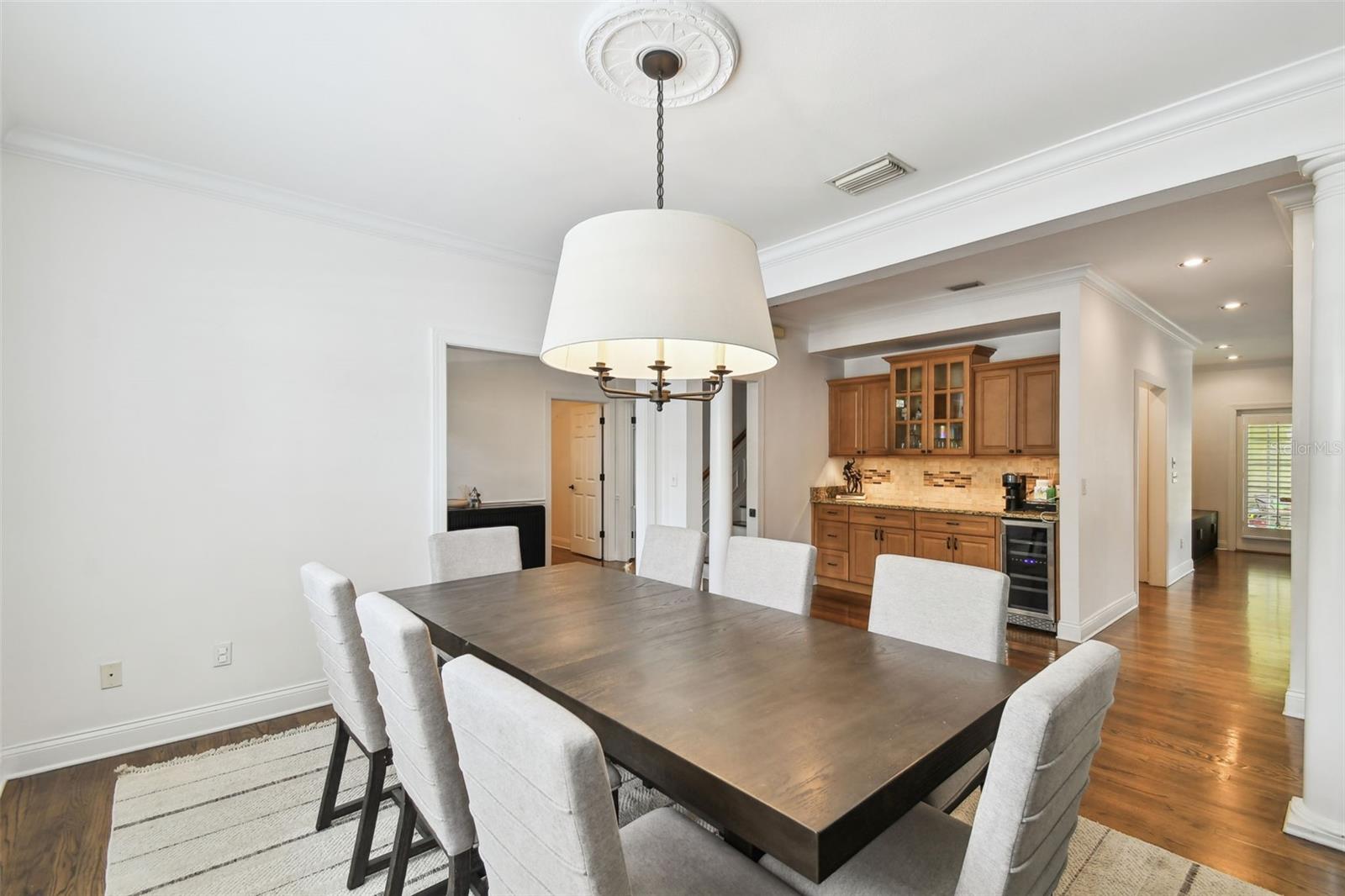 Tampa, Florida, 33602, United States, 4 Bedrooms Bedrooms, ,4 BathroomsBathrooms,Residential,For Sale,1976189