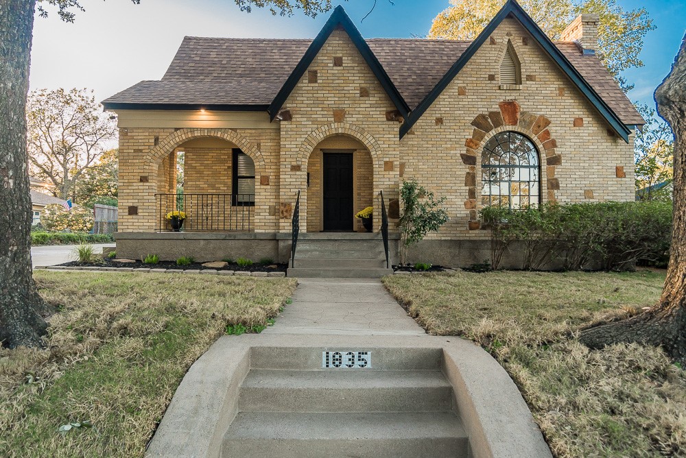 Dallas, Texas, 75203, United States, 2 Bedrooms Bedrooms, ,2 BathroomsBathrooms,Residential,For Sale,1993579
