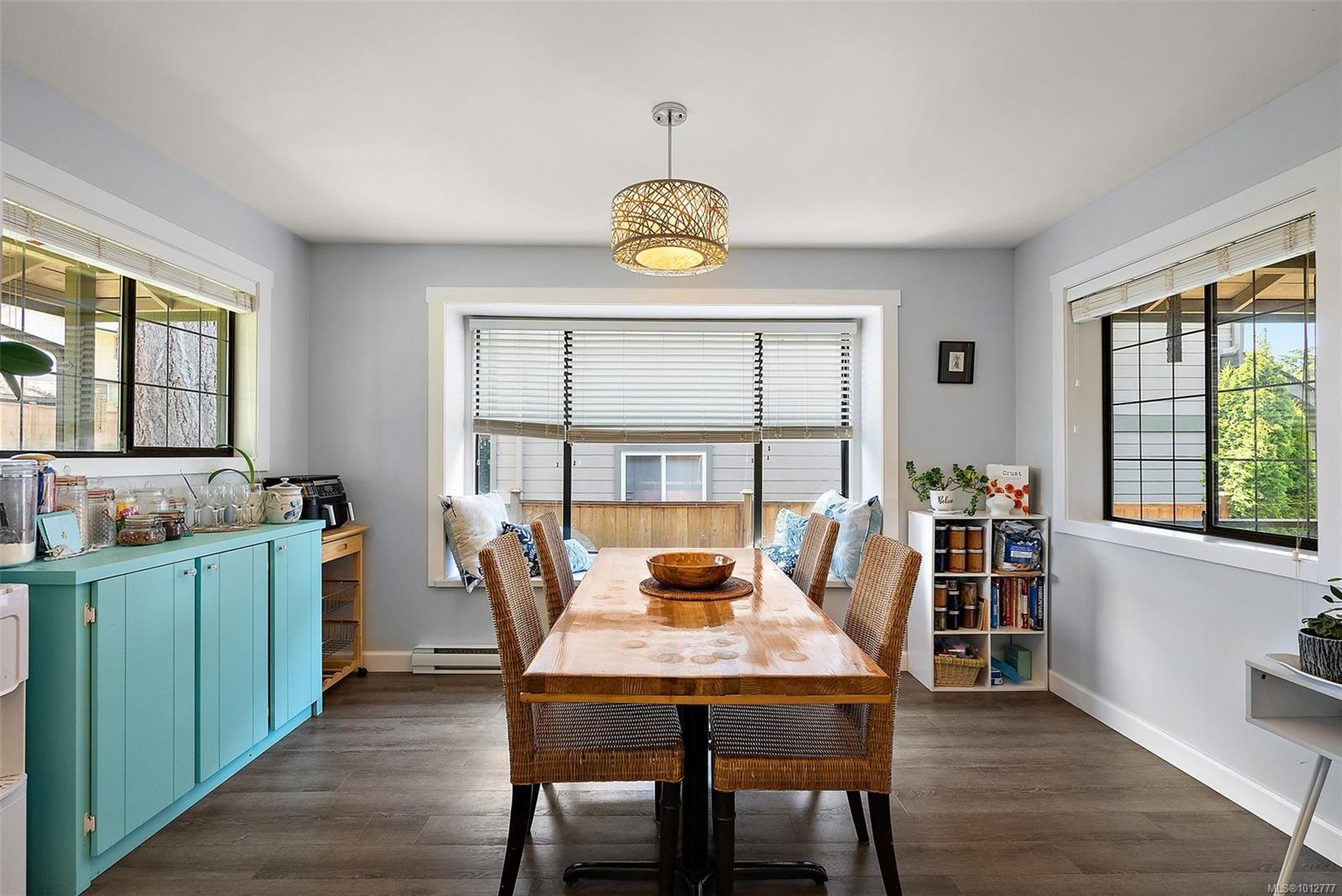 VIEW ROYAL, British Columbia, V9B 6N7, CA, 5 Bedrooms Bedrooms, ,Residential,For Sale,1951218