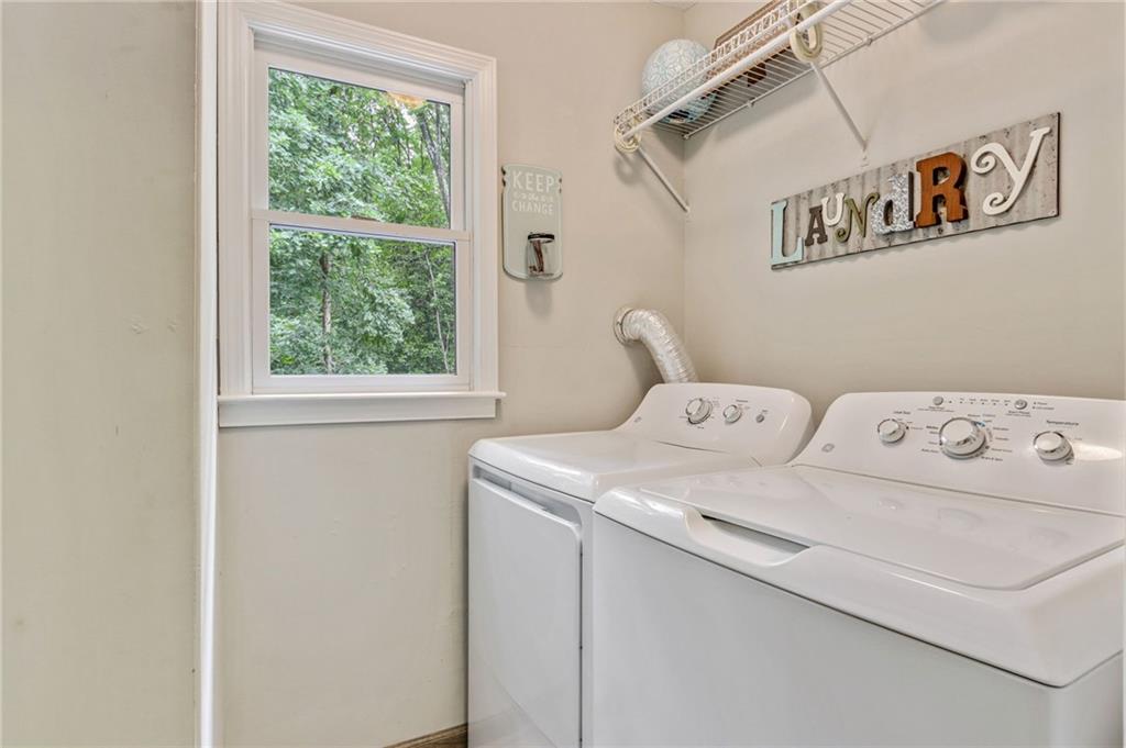 Smyrna, Georgia, 30080, United States, 3 Bedrooms Bedrooms, ,3 BathroomsBathrooms,Residential,For Sale,1983816