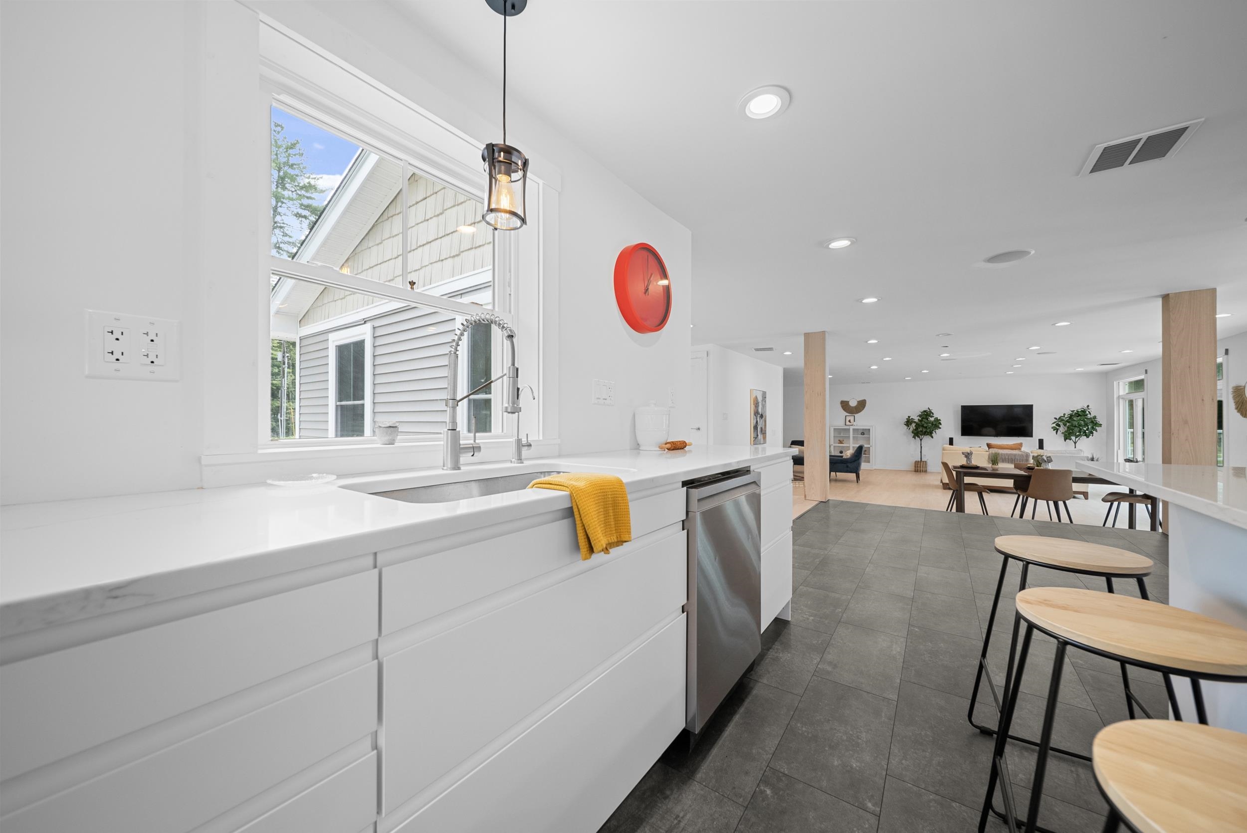 Merrimack, New Hampshire, 03054, United States, 3 Bedrooms Bedrooms, ,Residential,For Sale,1911681
