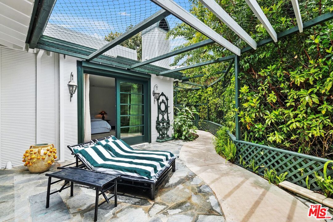 Malibu, California, 90265, United States, 8 Bedrooms Bedrooms, ,9 BathroomsBathrooms,Residential,For Sale,1847980