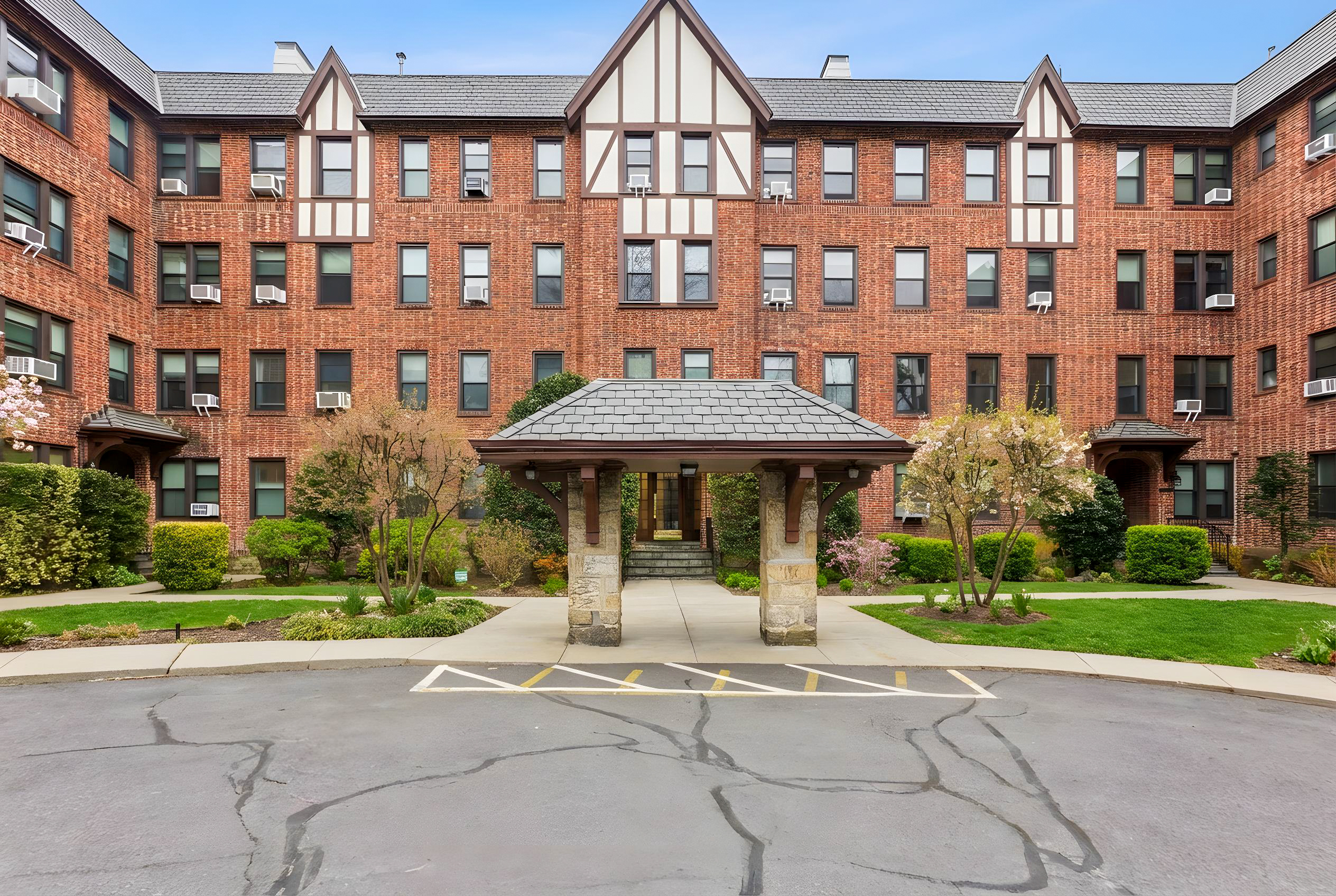  242 Bronxville Road - 物件實景