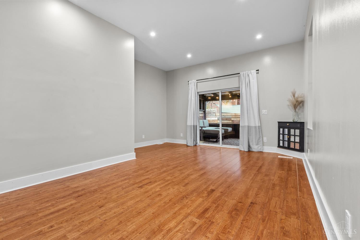 Cincinnati, Ohio, 45206, United States, 3 Bedrooms Bedrooms, ,3 BathroomsBathrooms,Residential,For Sale,1997229