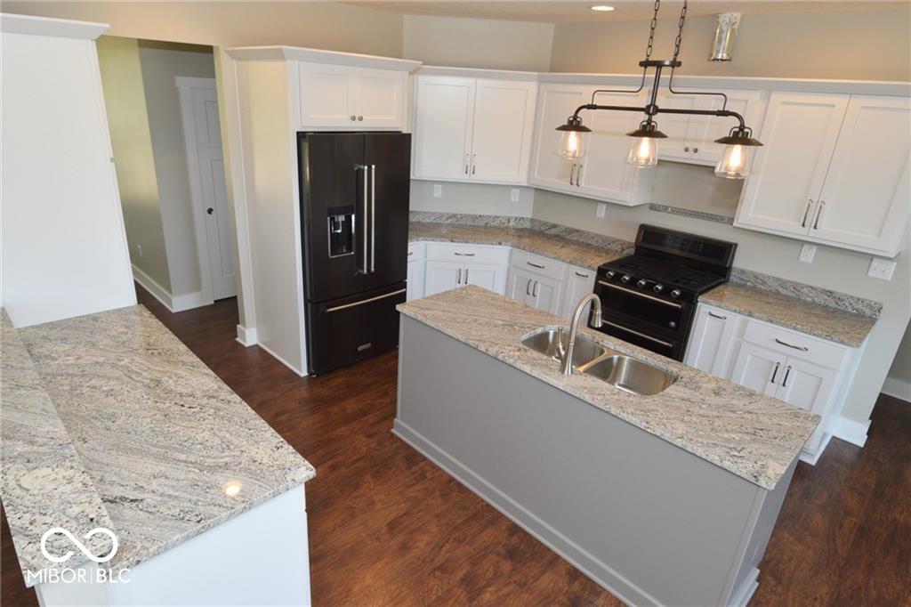 Greenwood, Indiana, 46143, United States, 3 Bedrooms Bedrooms, ,2 BathroomsBathrooms,Residential,For Sale,2049041