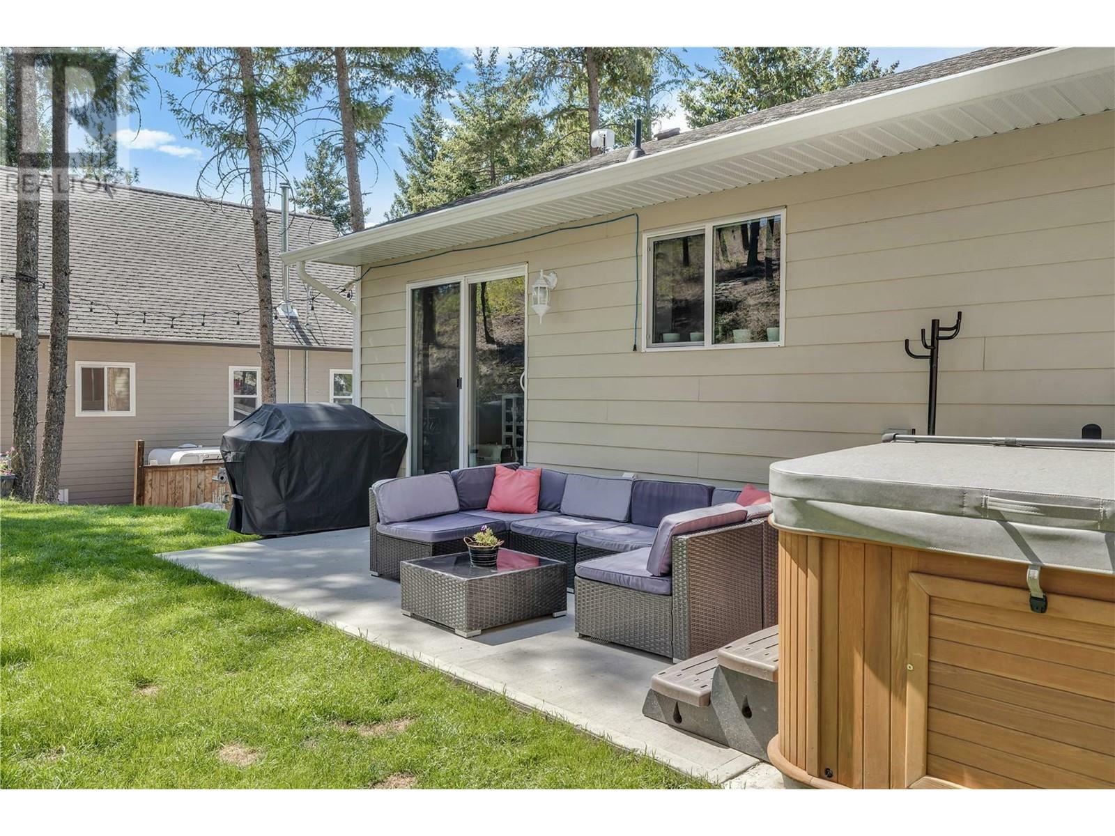 KELOWNA, British Columbia, V1Z 3W6, CA, 5 Bedrooms Bedrooms, ,3 BathroomsBathrooms,Residential,For Sale,1838987
