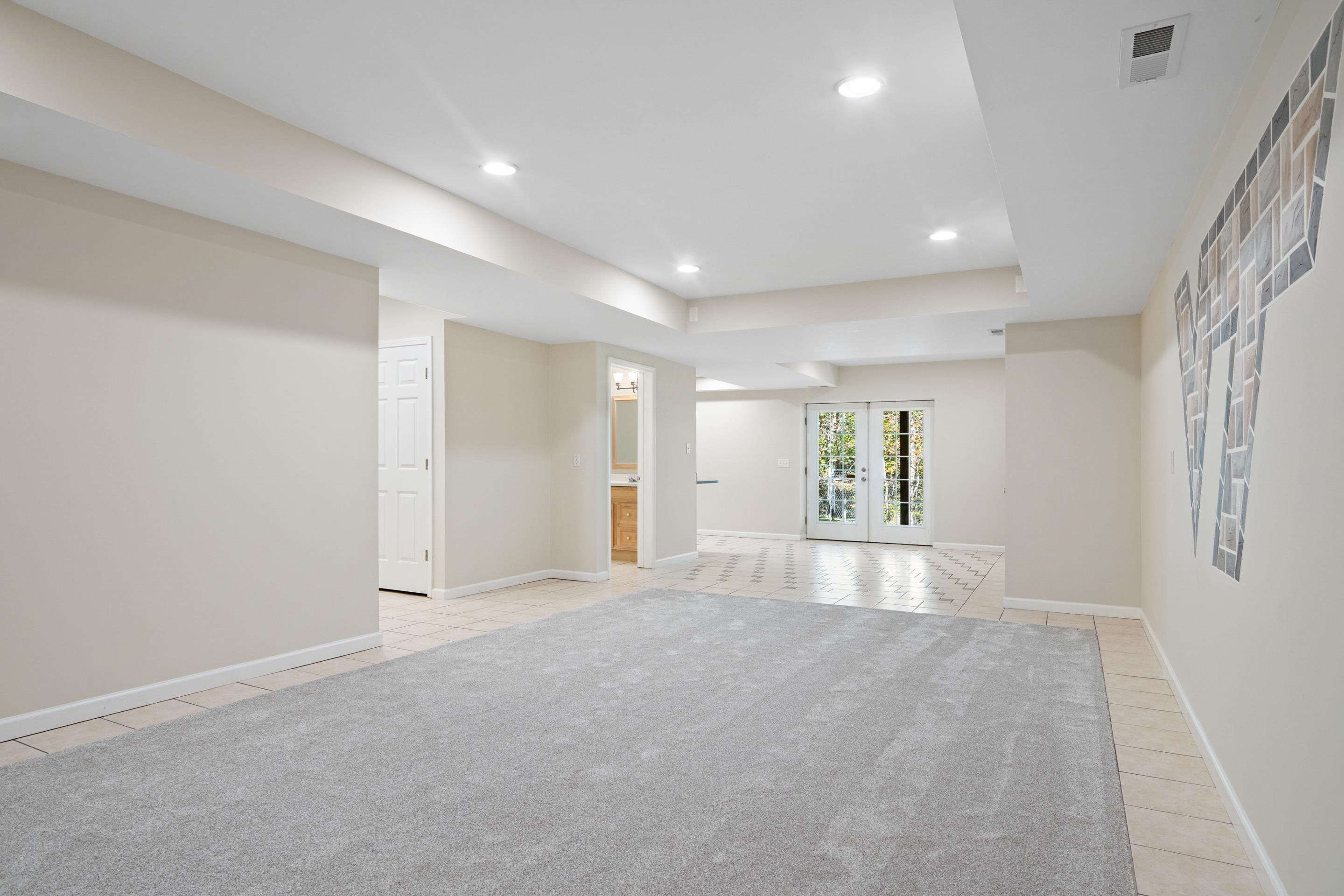 Blacksburg, Virginia, 24060, United States, 3 Bedrooms Bedrooms, ,4 BathroomsBathrooms,Residential,For Sale,1961376