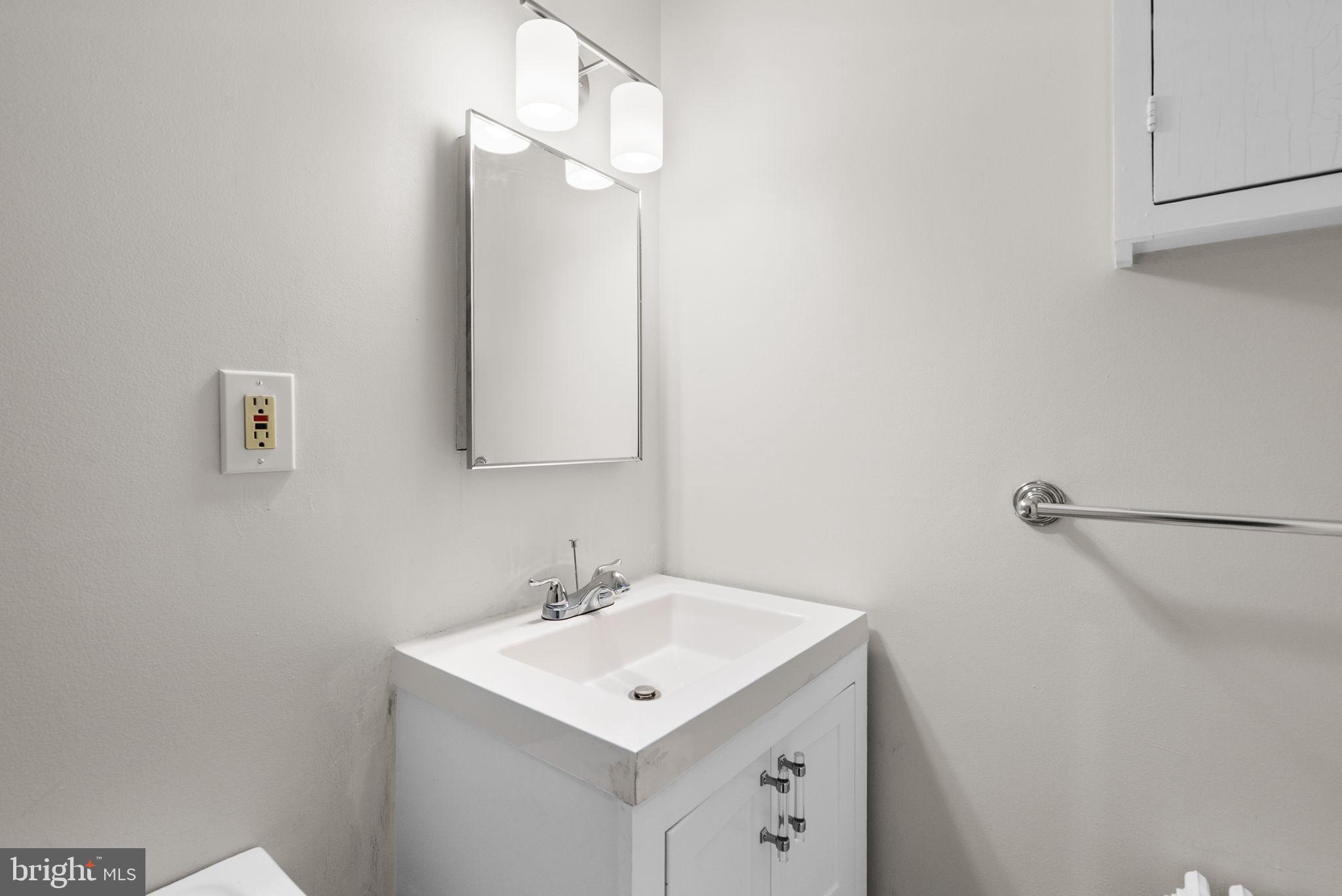 Washington, District of Columbia, 20003, United States, ,Residential,For Sale,1990462