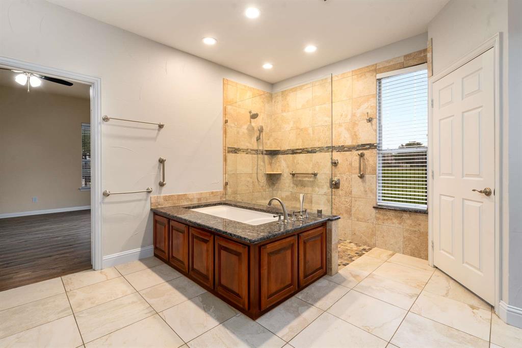 Rowlett, Texas, 75089, United States, 4 Bedrooms Bedrooms, ,4 BathroomsBathrooms,Residential,For Sale,1826622