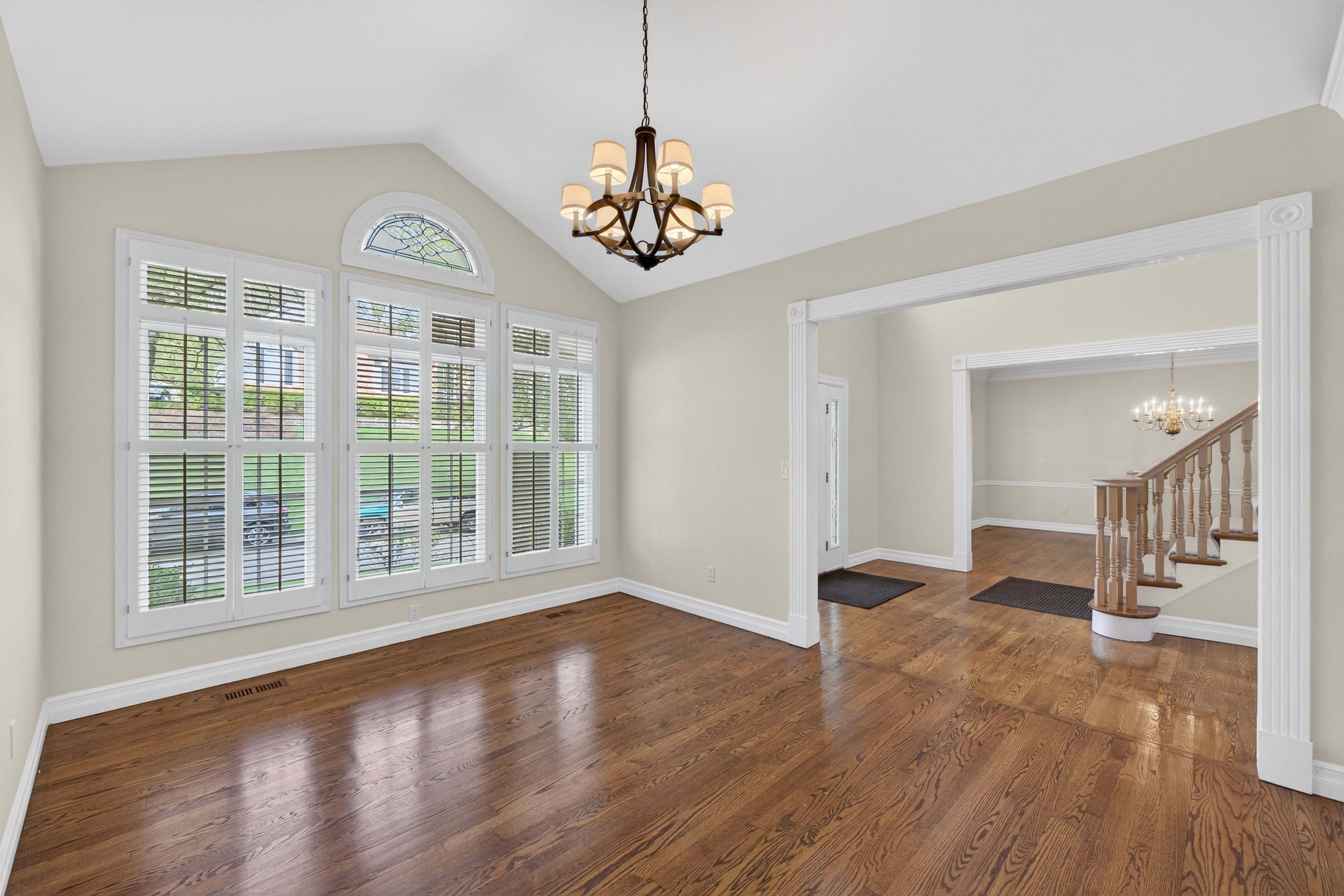  Tucked within the serene, tree-lined enclave of The Forest Subdivision - 物件實景