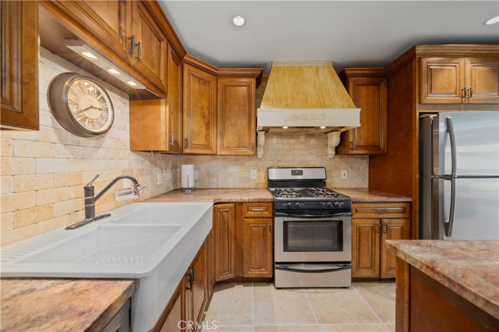 Newhall, California, 91321, United States, 5 Bedrooms Bedrooms, ,4 BathroomsBathrooms,Residential,For Sale,1940368