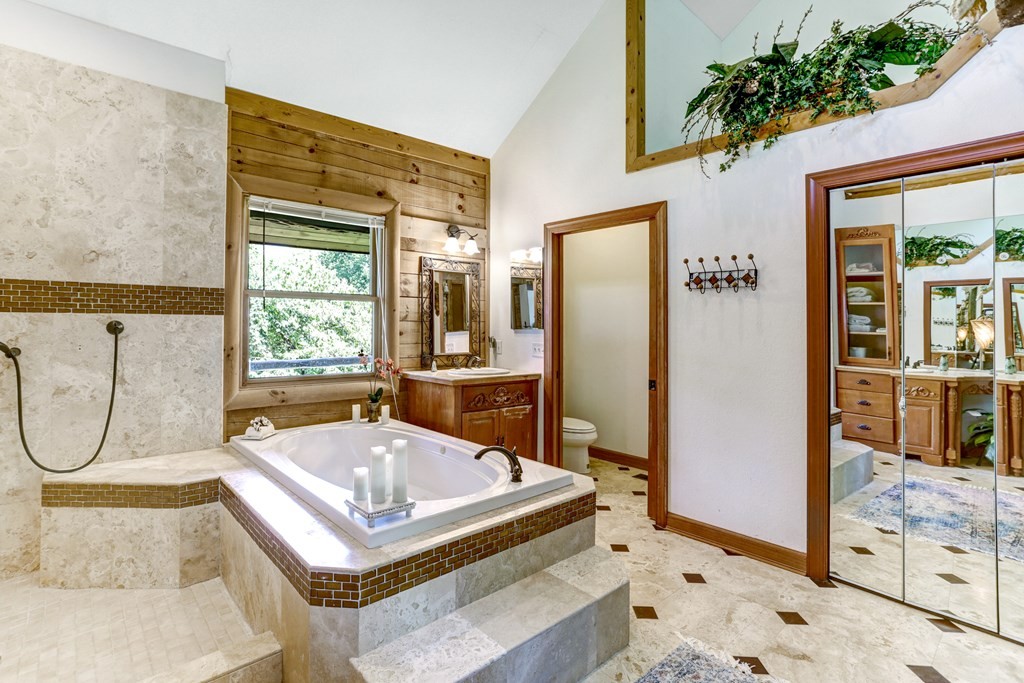 Hayesville, North Carolina, 28904, United States, 3 Bedrooms Bedrooms, ,5 BathroomsBathrooms,Residential,For Sale,1931942