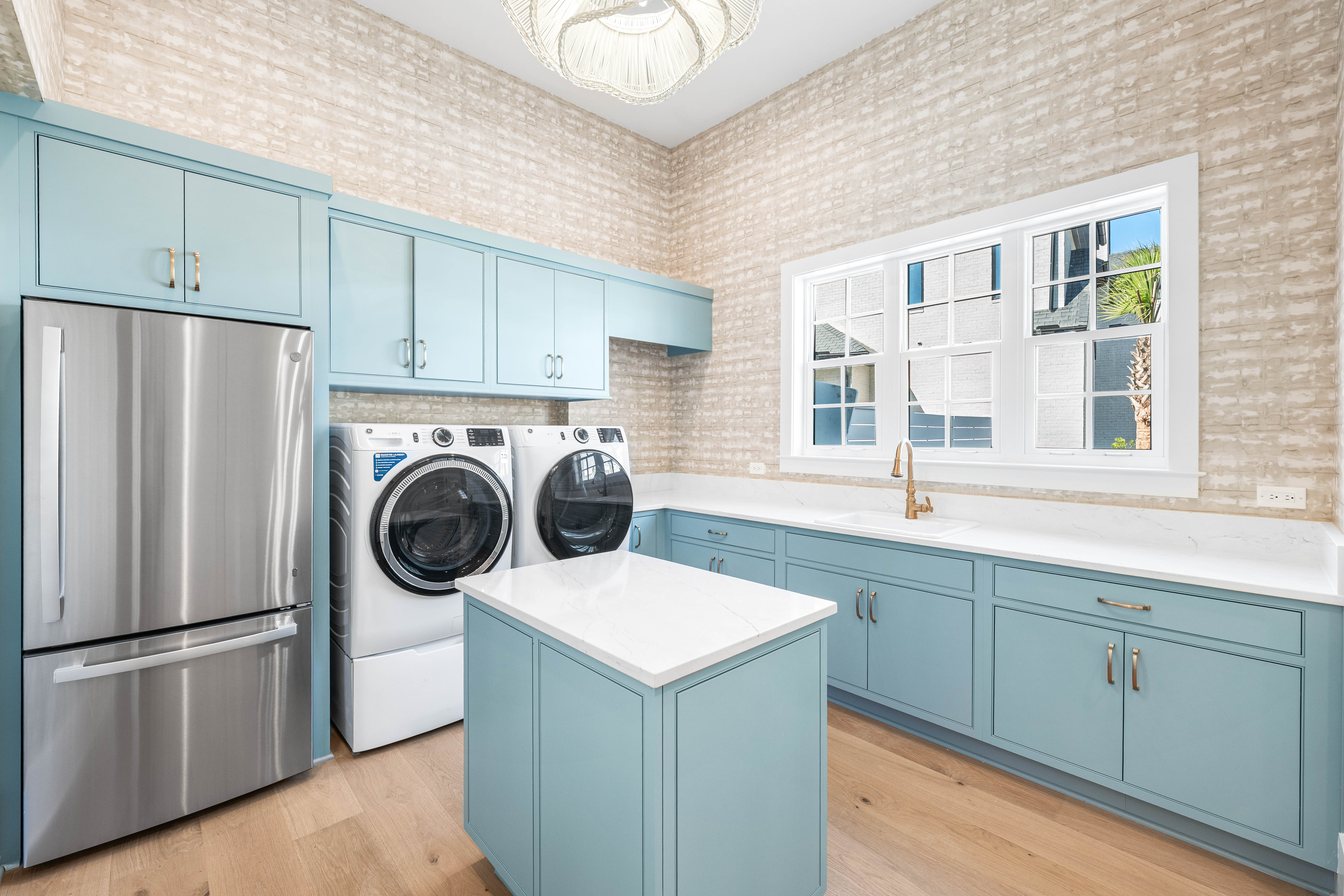  Magnificent Half-Acre Estate With Outdoor Oasis and Casita - 物件實景