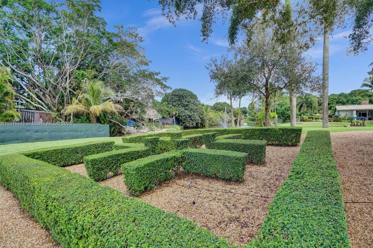 Davie, Florida, 33330, United States, 5 Bedrooms Bedrooms, ,5 BathroomsBathrooms,Residential,For Sale,1896833