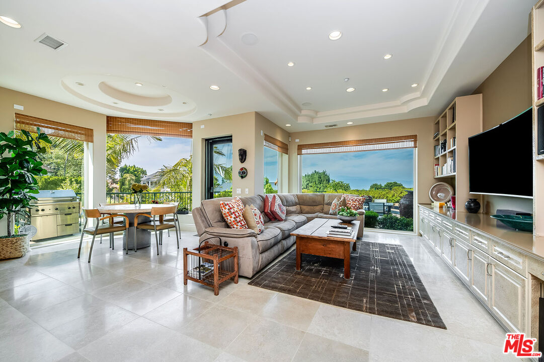 Beverly Hills, California, 90210, United States, 4 Bedrooms Bedrooms, ,5 BathroomsBathrooms,Residential,For Sale,1919871