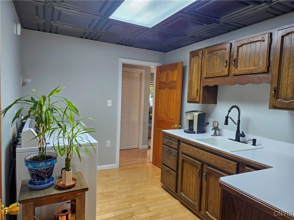 Sylvan Beach, New York, 13157, United States, 4 Bedrooms Bedrooms, ,2 BathroomsBathrooms,Residential,For Sale,1962557