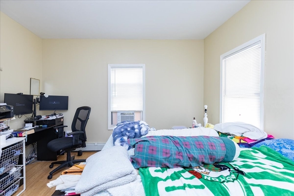 Lowell, Massachusetts, 01854, United States, 3 Bedrooms Bedrooms, ,2 BathroomsBathrooms,Residential,For Sale,1918371