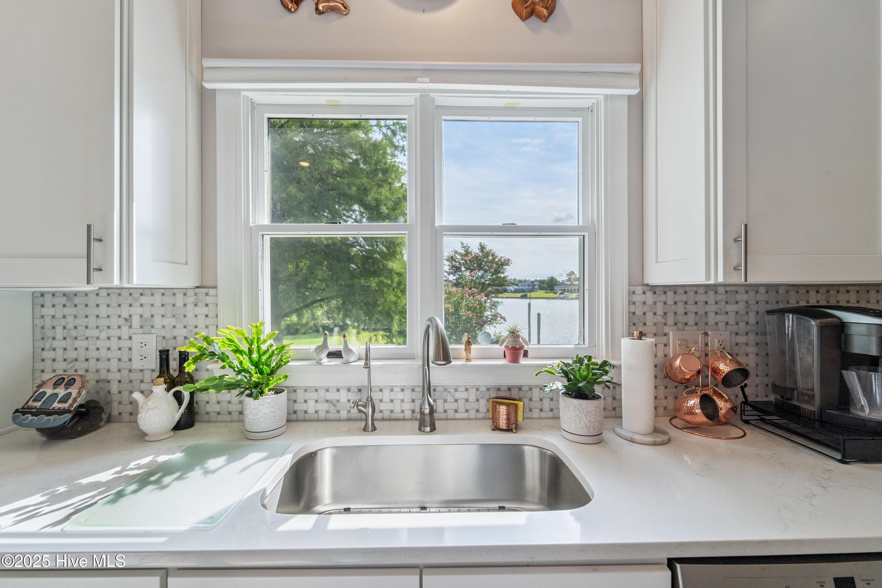 New Bern, North Carolina, 28560, United States, 4 Bedrooms Bedrooms, ,3 BathroomsBathrooms,Residential,For Sale,1907556